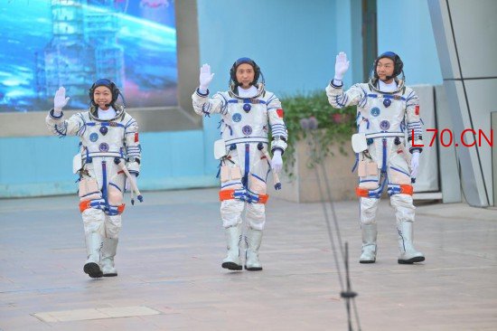 评论：“一国两制”的星光，在人类的天空闪耀