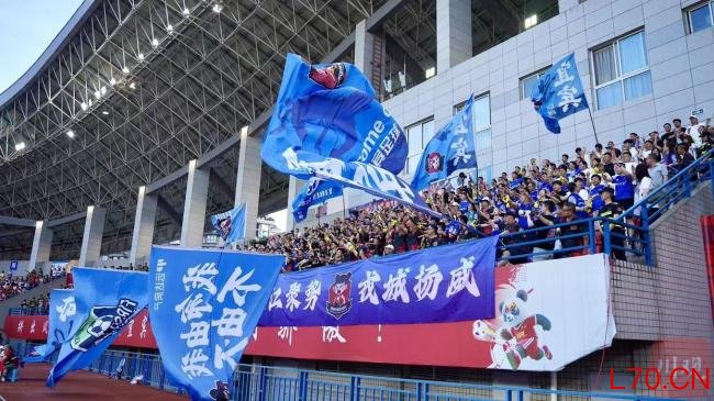 “川超”决赛阶段开启下半程争夺 绿茵激情与温情交织