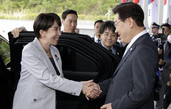 落地韩国头件事, 高市对华亮獠牙, 辽宁舰直插西太, 拉响一级警报